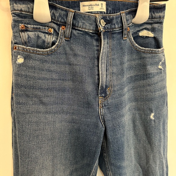 Abercrombie High Rise Mom Jeans - Picture 4 of 6